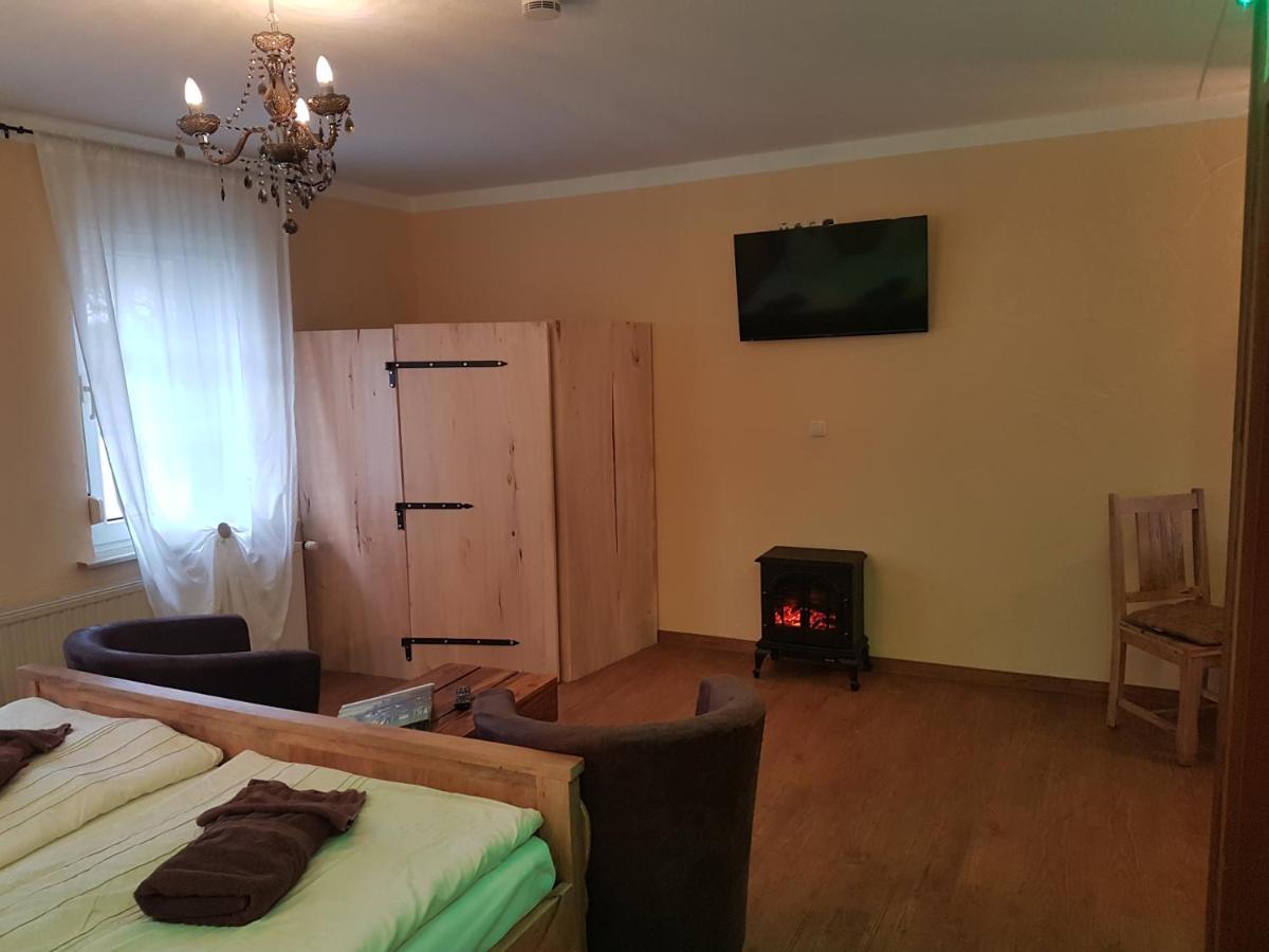 Pension Zum Holzpantoffelmacher Бург Экстерьер фото